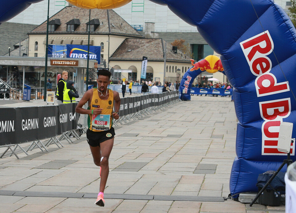 Fissehatsion og Sørset vant 10 km under Oslo Maraton Red_Bull_100m_Senay_Fissehatsion_AZ3T8944.jpg