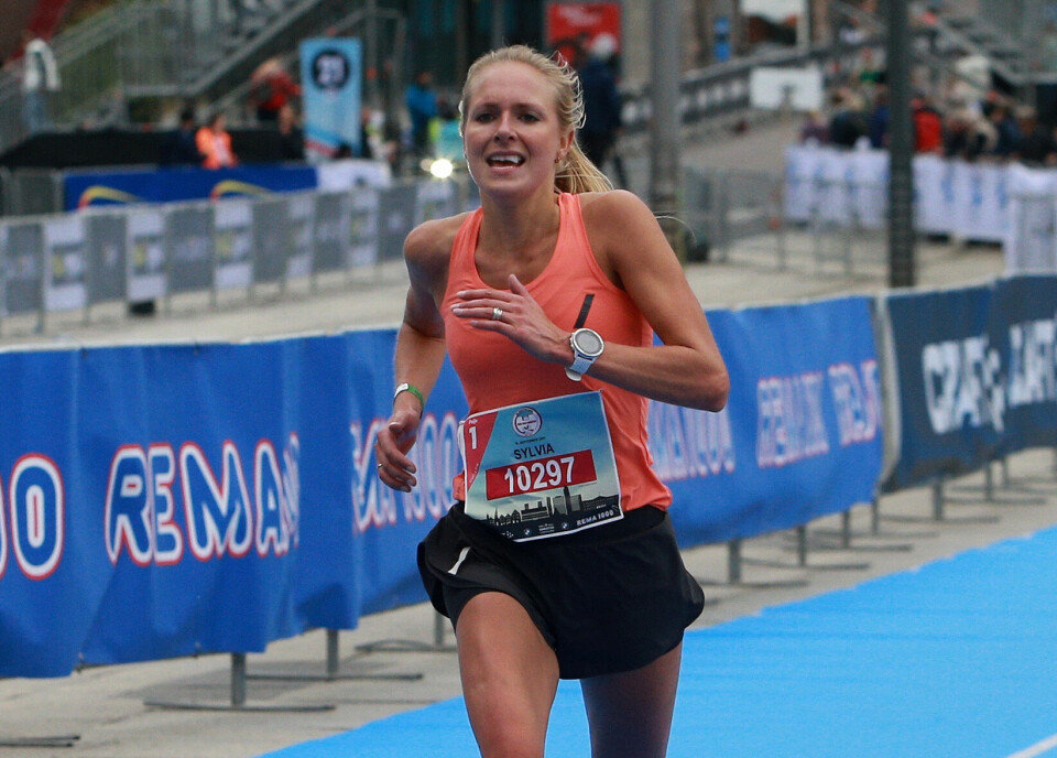 Fissehatsion og Sørset vant 10 km under Oslo Maraton Sylvia_Nordskar_nr2_over_maal_AZ3T9415.jpg