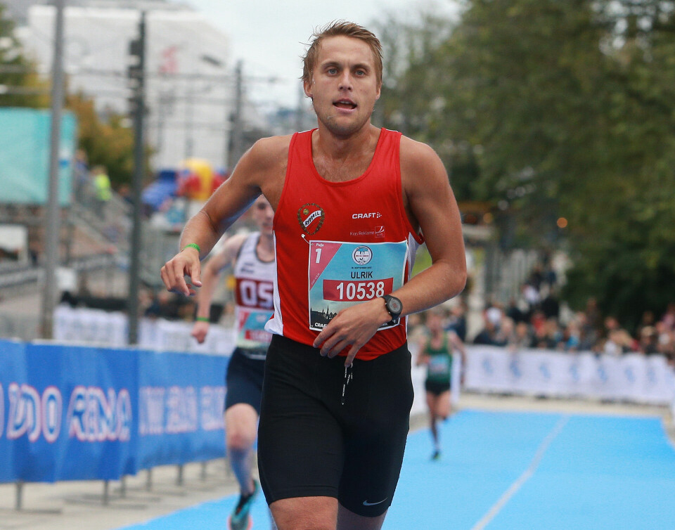 Fissehatsion og Sørset vant 10 km under Oslo Maraton Ulrik_Loland_nr3_over_maal_AZ3T9259.jpg