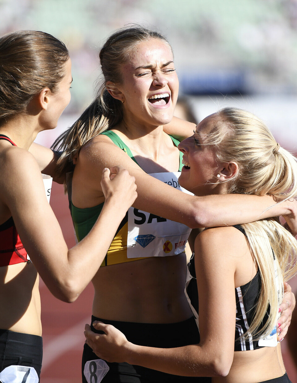 Bislett Games: Amalie Sæten med 2.04.80 på 800 m, pers med 2 sek. 800-kvinner-saethen-jubel_50D4902.jpg