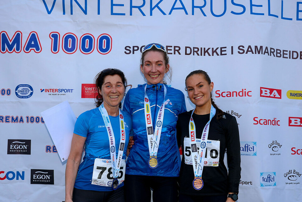 Vinterkarusell med solbriller 1U9A6841.jpg
