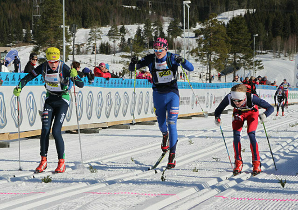 Det gror i norsk langrenn - 2324 gikk UngdomsBirken UBirk-068_G14_spurt2.jpg