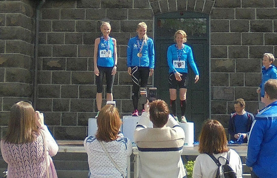 Louise Skak vant Torshavn Marathon Í allar fagrasta summarveðrið Halvmaraton_Pallen_kvinner_Valborg_Heinesen__Annika_Thomsen_Jannike_B_Johannessen_.jpg