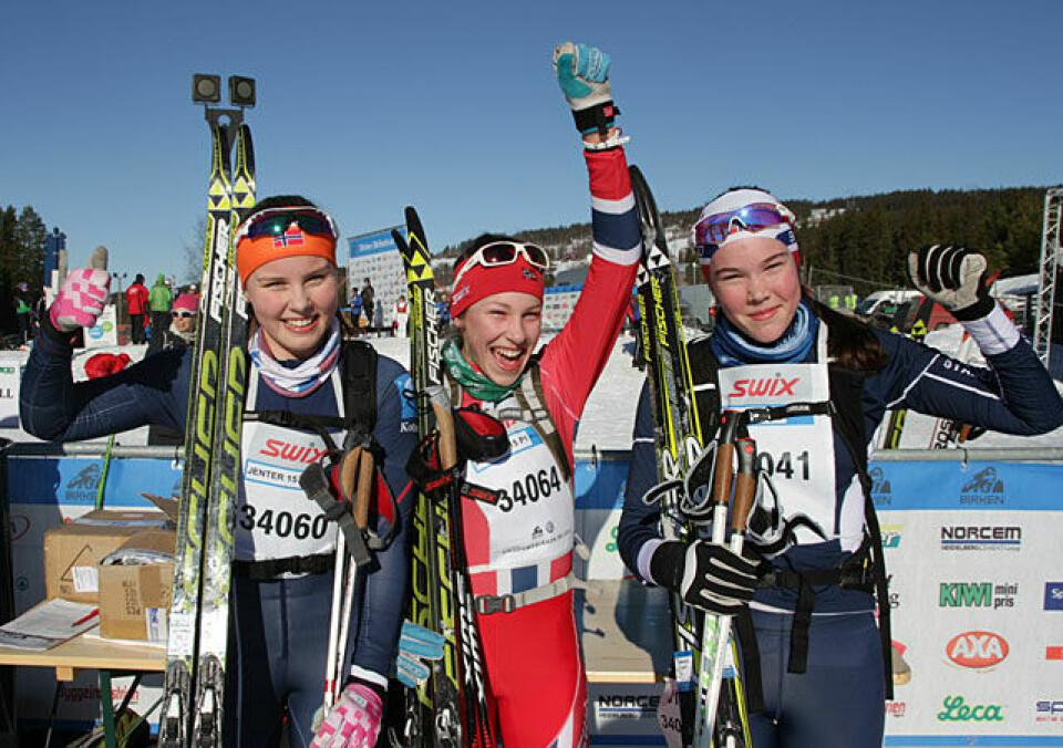Det gror i norsk langrenn - 2324 gikk UngdomsBirken UBirk-088_J15_Pallen.jpg