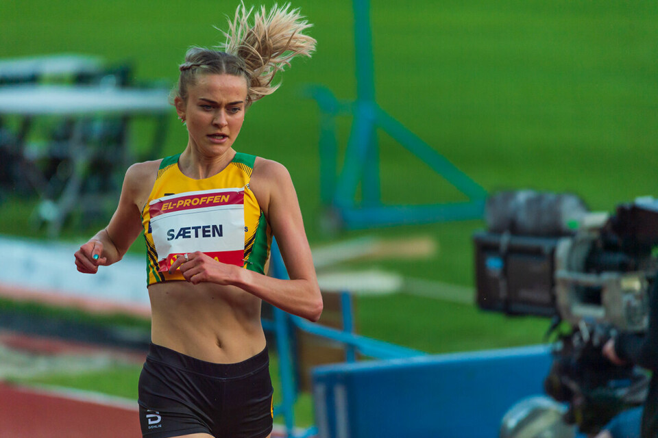 Amalie Sæten - syk med Korona Bislett-Night-of-Highlights-1500m-kvinner-Amalie-Manshaus-Saten-KD-92930- Foto_Samuel_Hafsahl.JPG