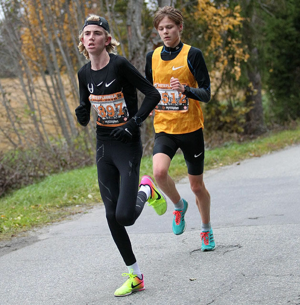 Hytteplanmila: gode vinnertider og 2145 løpere i mål Etter8km_1897_1617aar_nr5_Jonathan_Vedvik_2512_Nr3_Henrik_Bjoernstad_Koppang.jpg