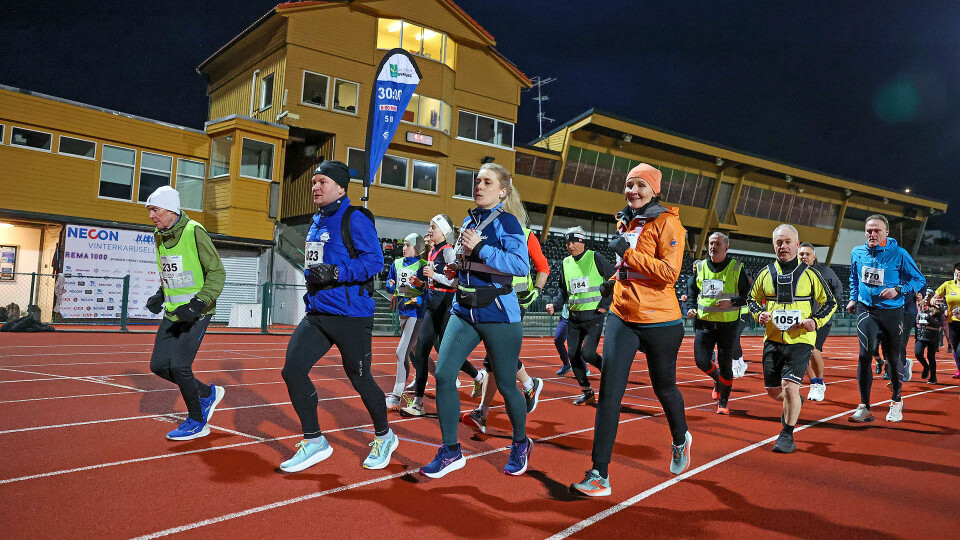 Her er Frode Haukanes fartsholder for dem som ønsker å løpe 5 km på 30 minutter. (Alle foto: Arne Dag Myking) Her er Frode Haukanes fartsholder for dem som ønsker å løpe 5 km på 30 minutter. (Alle foto: Arne Dag Myking)