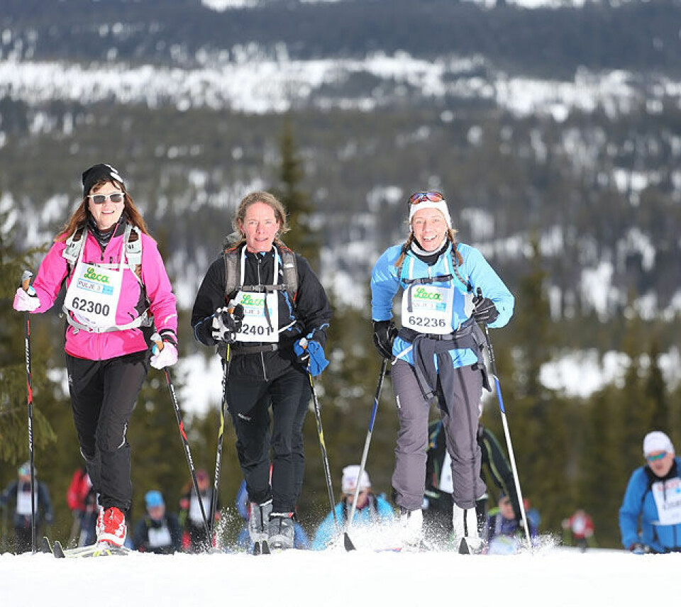 Fine forhold i Fredagsbirken Tre_jenter_paa_fjellet.jpg
