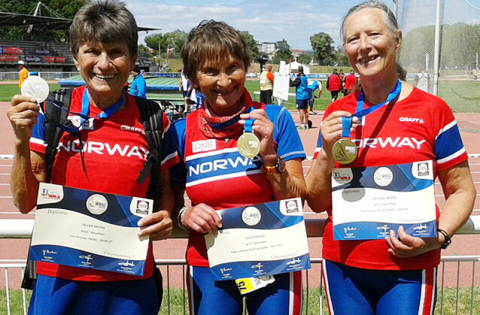 Vera Nystad, Signy Henden Rustlie og Oline Yksnøy kunne alle dra heim fra Frankrike med VM-medalje. (Foto: Turid Veggeland) Vera Nystad, Signy Henden Rustlie og Oline Yksnøy kunne alle dra heim fra Frankrike med VM-medalje. (Foto: Turid Veggeland)