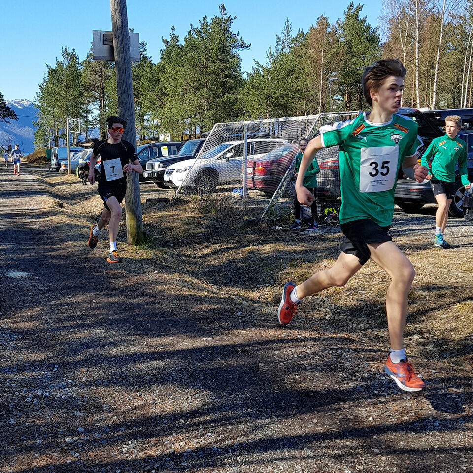 Eivind Øygard med løyperekord igjen under KM terrengløp (S&F) JonKrNavelsaker.jpg