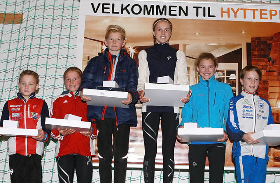 Hytteplanmila: gode vinnertider og 2145 løpere i mål Pall_12-13aar_jenter-gutter_AZ3T3733.jpg