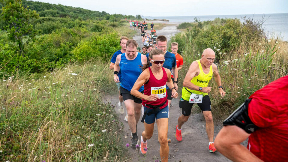 Etape Bornholm er noe for seg selv, og mange norske løpere tar turen hvert år. Her er Anne Marit Skjeie (1184) i gang med første dag og første etappe. (Foto: René Bjørn Hansen / Etape Bornholm) Etape Bornholm er noe for seg selv, og mange norske løpere tar turen hvert år. Her er Anne Marit Skjeie (1184) i gang med første dag og første etappe. (Foto: René Bjørn Hansen / Etape Bornholm)