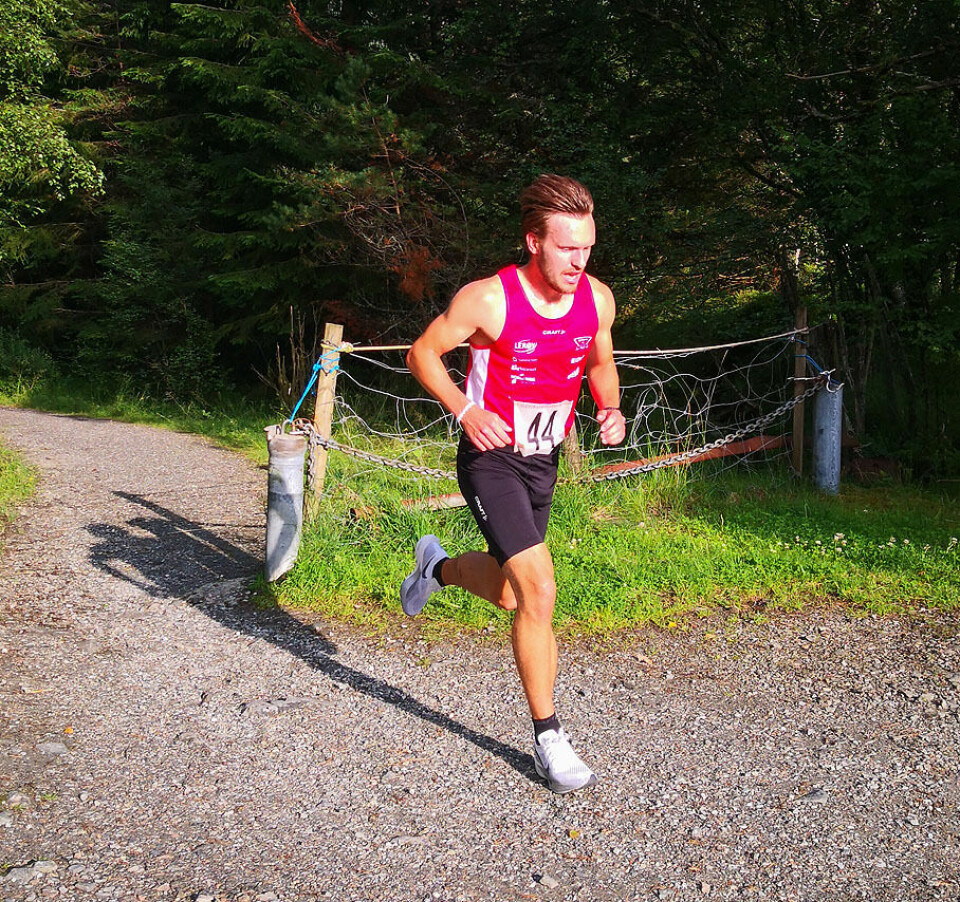 Trygve Feidje Mjelde med ny løyperekord i Valestrandsmarka Rundt JonasLIllejord.jpg