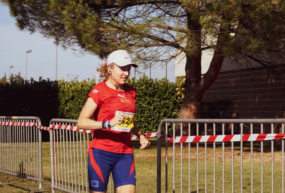 Therese Falk på 14. plass, Jo Inge Norum på 26. plass i VM 24-timers Therese_i_løypa_10timer_foto_StianAandersen (1280x869).jpg