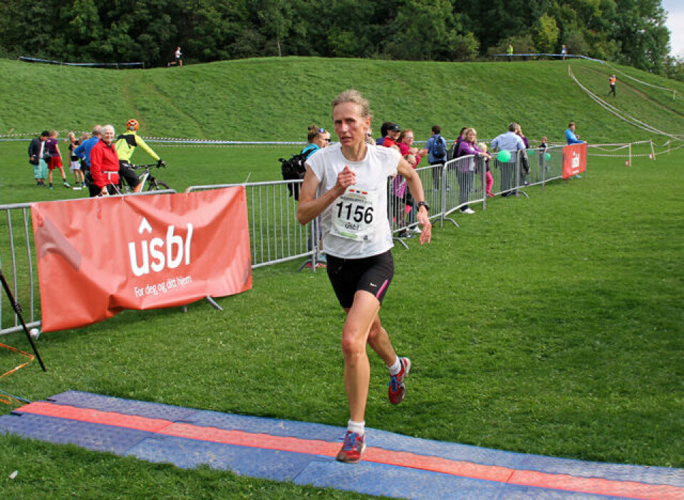 Siri Størmer i mål som vinner på 11 km på tida 48.40. (Foto: Bjørn Hauge) Siri Størmer i mål som vinner på 11 km på tida 48.40. (Foto: Bjørn Hauge)