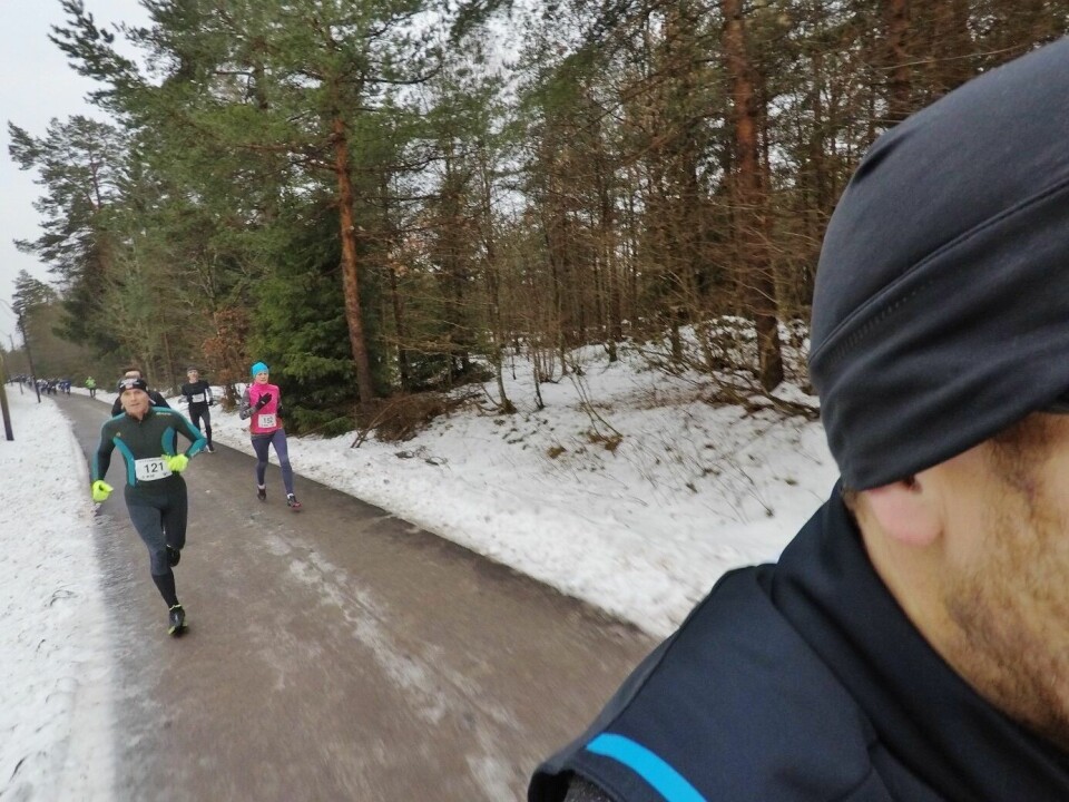 Nyttårsløpet i Tønsberg - en trivelig måte å avslutte et løpeår på Feltet_bak_skribenten_inkl-kona.jpg