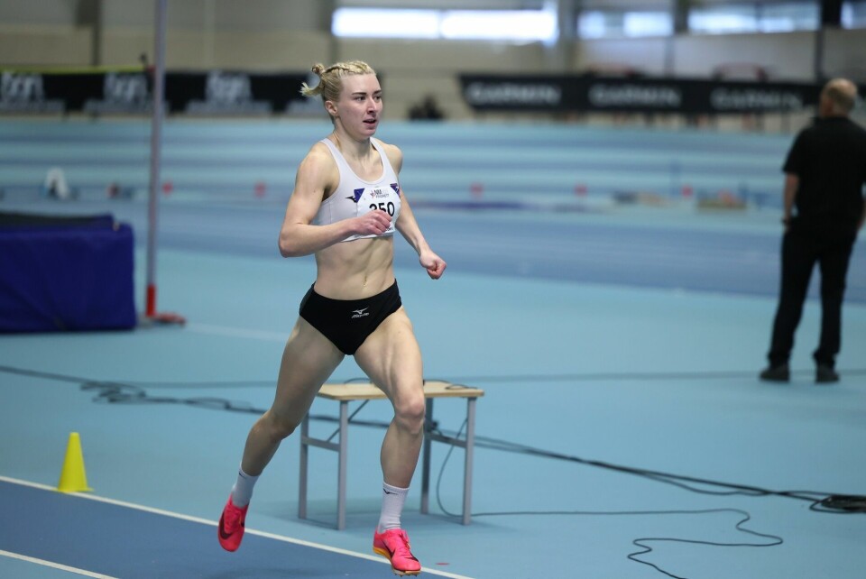 Malin Nyfors forsvarte favorittstempelet på 800 m i NM Malin Ingeborg Nyfors mot mål.jpg