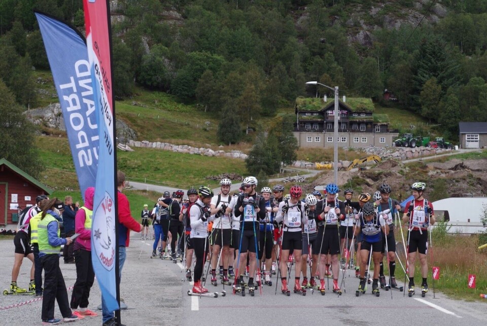 Pangstart for Sirdal Multisport med rulleski, sykling og 2 x løping start klassisk.jpg
