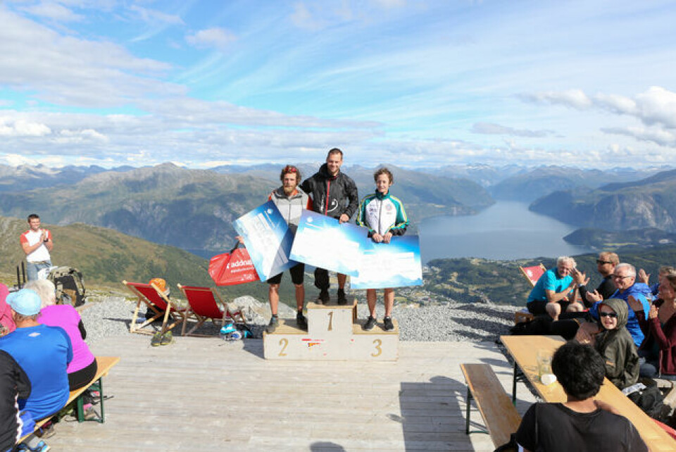 Sindre Hoff og Yoie Bohlin vant Stranda Fjord Trail Race herrepall_Foto_Havard_Muklebust.jpg
