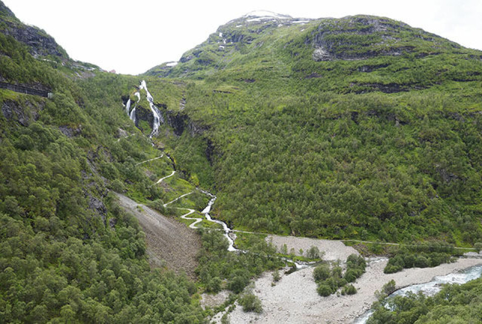 Gloria Vinstedt og Håkon Urdal vant 1. etappe i Rallarvegsløpet 7220091-flaamsdalen.jpg