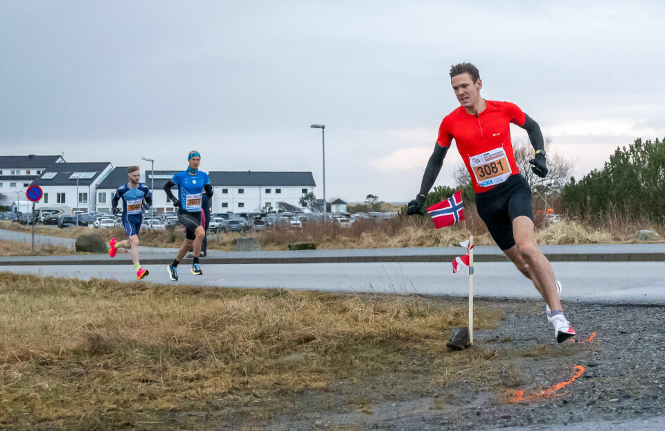 De tre beste på Trippelen på Solastranden: Vinner Sebastian Conrad Håkansson (3081), toer Stian Eilertsen (3046) og treer Tom Erik Halvorsen (3072) (Foto: Trine Nessler Wichmann) De tre beste på Trippelen på Solastranden: Vinner Sebastian Conrad Håkansson (3081), toer Stian Eilertsen (3046) og treer Tom Erik Halvorsen (3072) (Foto: Trine Nessler Wichmann)