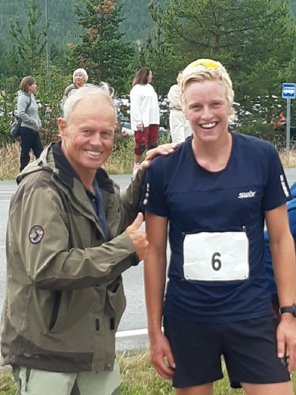 Det 39. Malmvegen Minneløp i fint løpevær Veteran Bj¢rn Michelsen og vinner Martin ¥yen T¢raasen.jpg