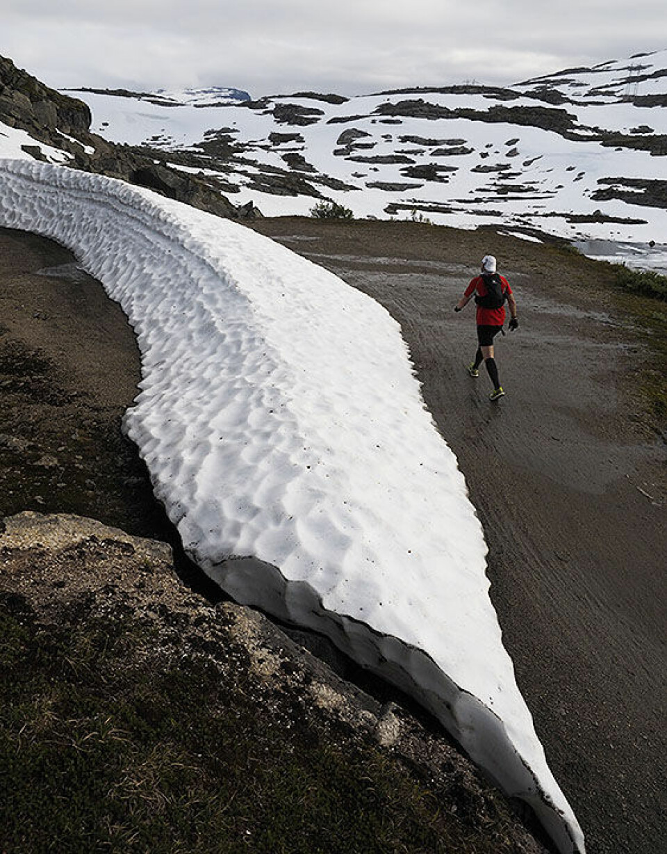 Gloria Vinstedt og Håkon Urdal vant 1. etappe i Rallarvegsløpet 7221507-snoefonn.jpg