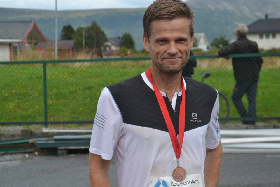 Jørn Hjørungnes vinner maratondistansen på Hareid. Han er flyttet til distriktet og blir en god tilvekst i det lokale løpemiljøet. Foto: Arrangør Jørn Hjørungnes vinner maratondistansen på Hareid. Han er flyttet til distriktet og blir en god tilvekst i det lokale løpemiljøet. Foto: Arrangør