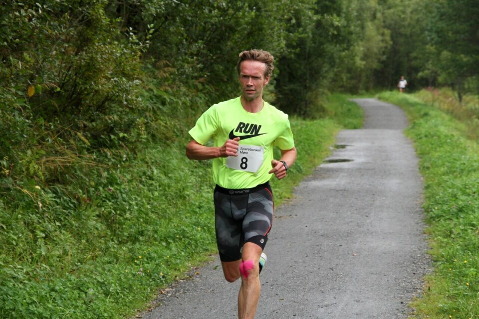 Jørn Hjørungnes vant maraton på heimebane under Nordvest Maraton Helge_Hafsaas