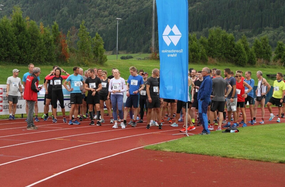 Jørn Hjørungnes vant maraton på heimebane under Nordvest Maraton Halv_start