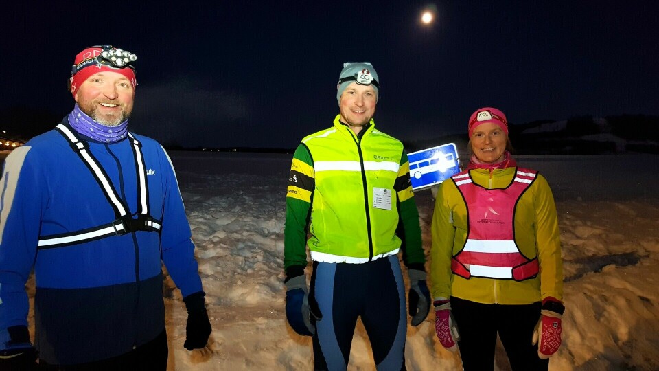 Fellesstarten - eller trippelstarten - i Snøkuten tirsdag kveld bestod av fra venstre Miroslaw Baran, Espen og Anne Storslett. (Foto: Stein Arne Negård) Fellesstarten - eller trippelstarten - i Snøkuten tirsdag kveld bestod av fra venstre Miroslaw Baran, Espen og Anne Storslett. (Foto: Stein Arne Negård)