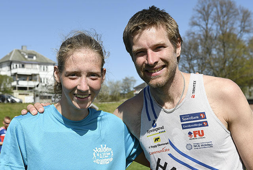 Fornøyde vinnere. Tessa Frenay løp 10 km på 38:24, mens Emil Wingstedt sin vinnertid var 34:04 min. (Alle foto: Bjørn Johannessen) Fornøyde vinnere. Tessa Frenay løp 10 km på 38:24, mens Emil Wingstedt sin vinnertid var 34:04 min. (Alle foto: Bjørn Johannessen)