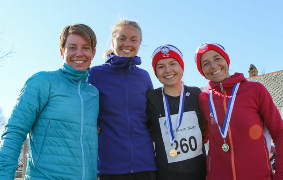 Fra venstre Esther Innselset i Hamar IL, Ingrid Festø i IL Gular, Mia og Marita Merlid fra Isfjorden IL. Foto: Martin Hauge-Nilsen Fra venstre Esther Innselset i Hamar IL, Ingrid Festø i IL Gular, Mia og Marita Merlid fra Isfjorden IL. Foto: Martin Hauge-Nilsen