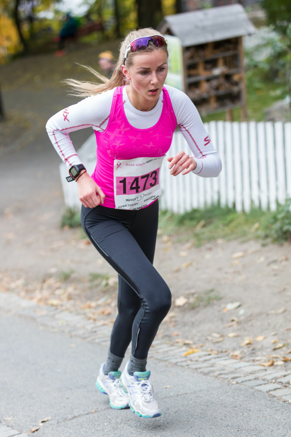 Christina Toogood vant rosa løpsfest til inntekt for brystkreftforskning 029_rosa_sloyfe_tet_16102016.jpg