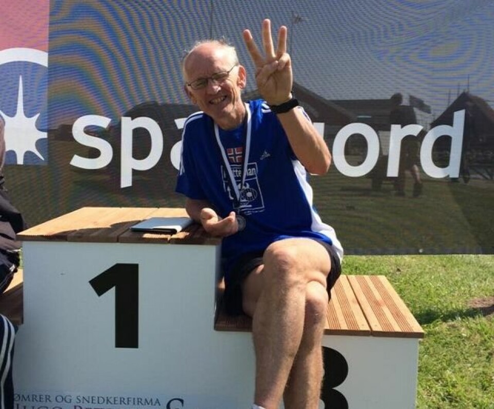 Per Audun Heskestad med tre fingre opp for tre seire på sine tre 24-timersløp i Danmark og Sverige (arrangørfoto). Per Audun Heskestad med tre fingre opp for tre seire på sine tre 24-timersløp i Danmark og Sverige (arrangørfoto).