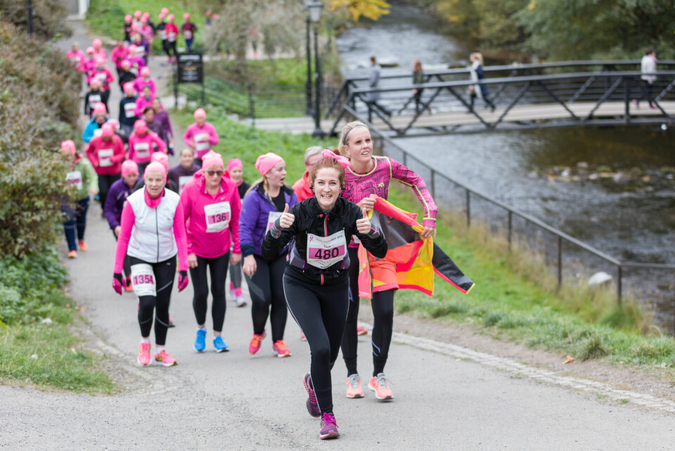 Christina Toogood vant rosa løpsfest til inntekt for brystkreftforskning 315_rosa_sloyfe_16102016.jpg