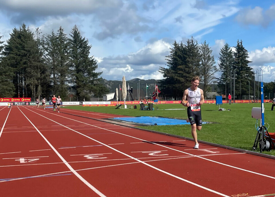 Junior-NM: Vegard Vesterhaug Warnes og Magnus Øyen best på 5000 meter 5000m U23 - maalgang vinner.jpg