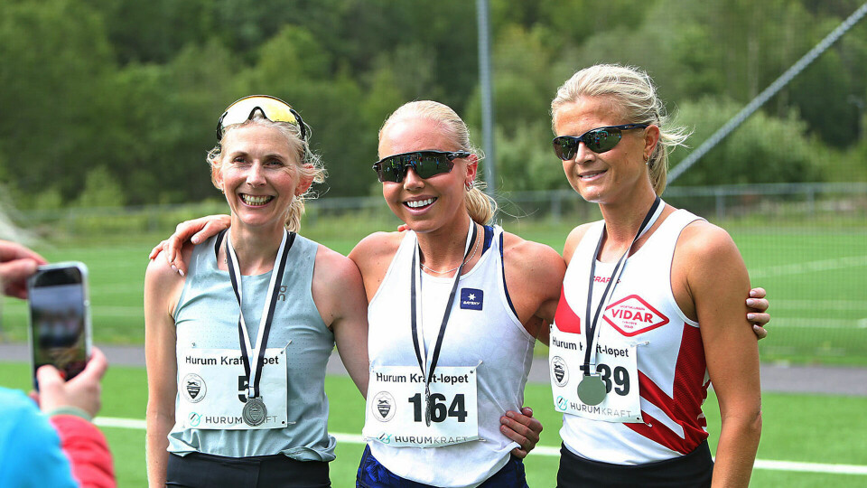 På 10 km vant Marte Mæhlum Johansen (midten) og satte samtidig løyperekord for kvinner. På den neste plassene fulgte Astrid Brathaug Sørset (til venstre) og Bethina Løver Valle (til høyre). (Foto: Nils Erik Bjørholt) På 10 km vant Marte Mæhlum Johansen (midten) og satte samtidig løyperekord for kvinner. På den neste plassene fulgte Astrid Brathaug Sørset (til venstre) og Bethina Løver Valle (til høyre). (Foto: Nils Erik Bjørholt)