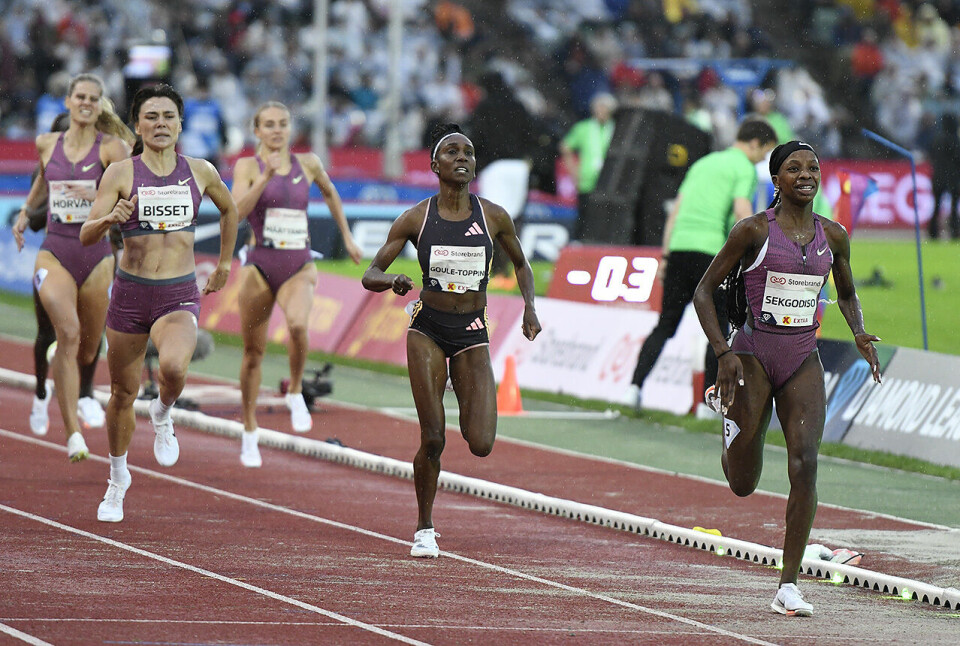 Sørafrikanske Prudence Sekgodiso vinner foran Natoya Goule-Toppin fra Jamaica og Catriona Bisset fra Australia. (Foto: Bjørn Johannessen) 800 m damer