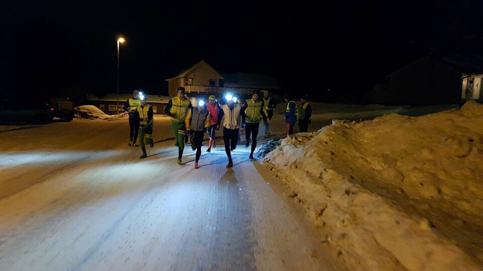 8 mann og 3 kvinner i kveldens fellestart. (Foto: Stein Arne Negård) 8 mann og 3 kvinner i kveldens fellestart. (Foto: Stein Arne Negård)