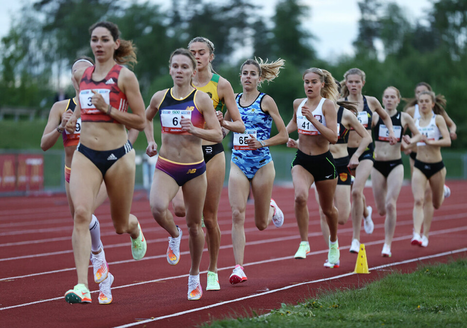Amalie Sæten og Jacob Boutera best av de norske i Norgesserien på 1500 m Elite-kvinner-tet-AB1I6289.jpg