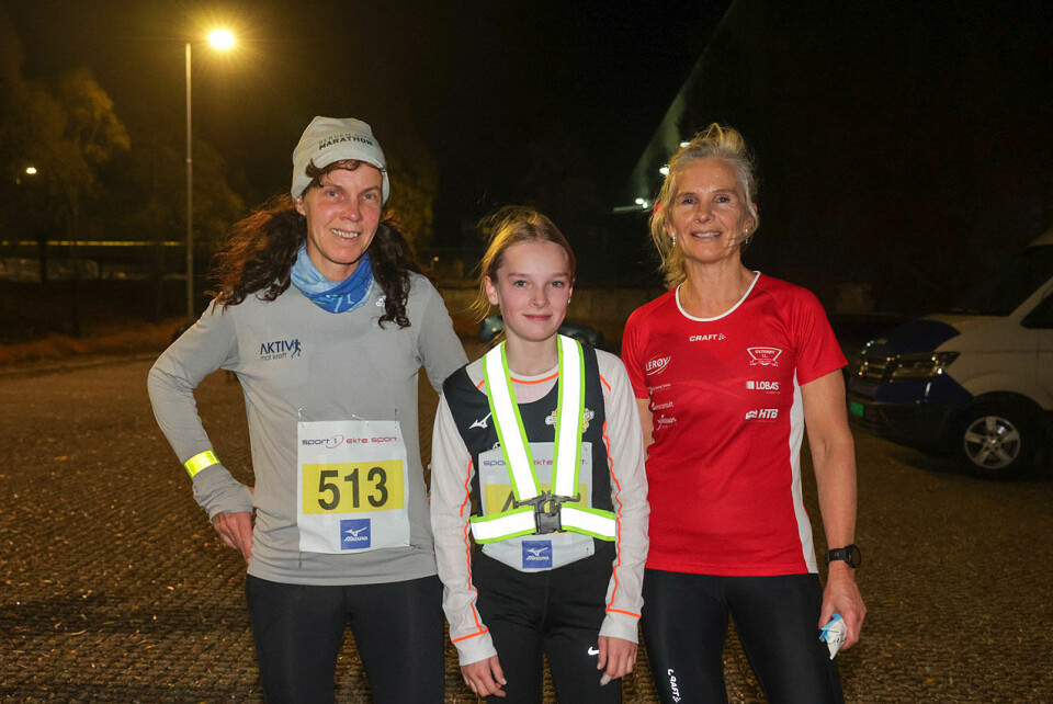 De tre beste kvinner på 5 km, denne gangen uten at Grethe Jørgensen står i midten, det gjør nemlig Aurora Veen Torkildsen. Mirjam Mjelde (til høyre) tok tredjeplassen. De tre beste kvinner på 5 km, denne gangen uten at Grethe Jørgensen står i midten, det gjør nemlig Aurora Veen Torkildsen. Mirjam Mjelde (til høyre) tok tredjeplassen.