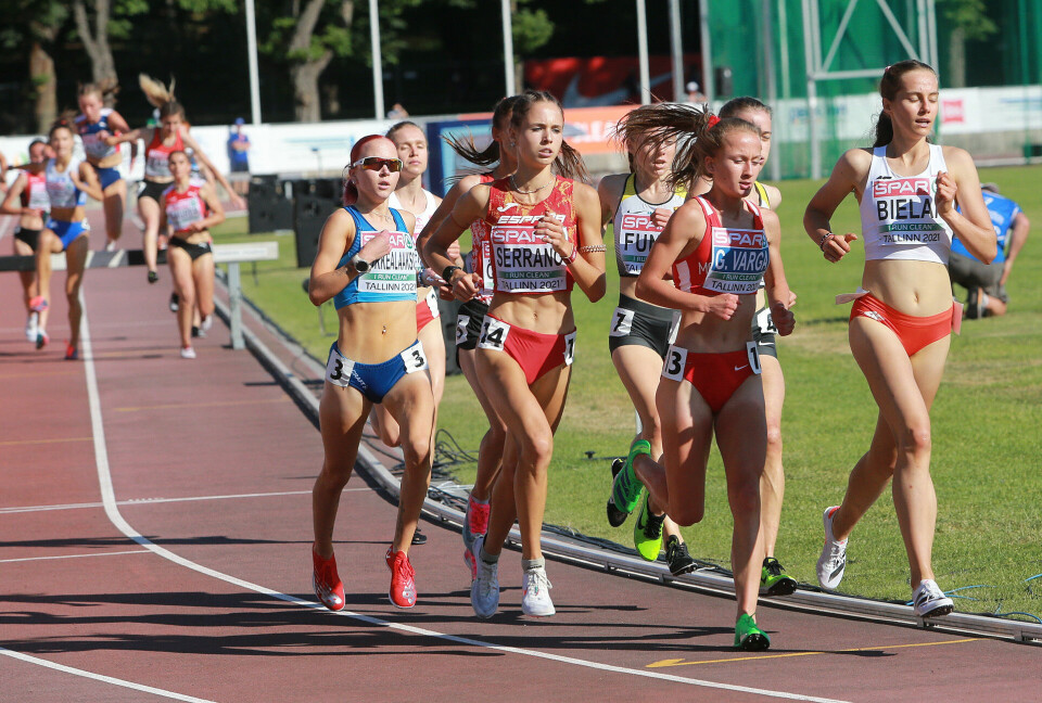 God avslutning av Sigrid Alvik på 3000 meter hinder 2grupper_8_i_nr1_7_i_grp2_Alvik_sist_AZ3T1275.jpg