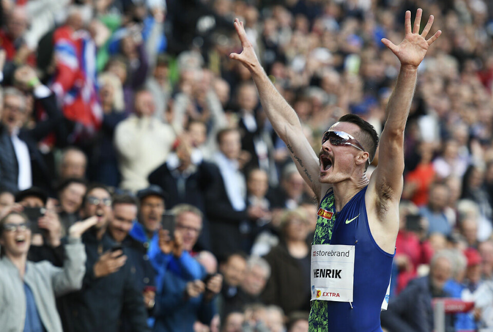 Henrik Ingbrigtsen kunne juble til et fullsatt Bislett stadion etter å ha satt norsk rekord på 3000 m. (Foto: Bjørn Johannessen) Henrik Ingbrigtsen kunne juble til et fullsatt Bislett stadion etter å ha satt norsk rekord på 3000 m. (Foto: Bjørn Johannessen)