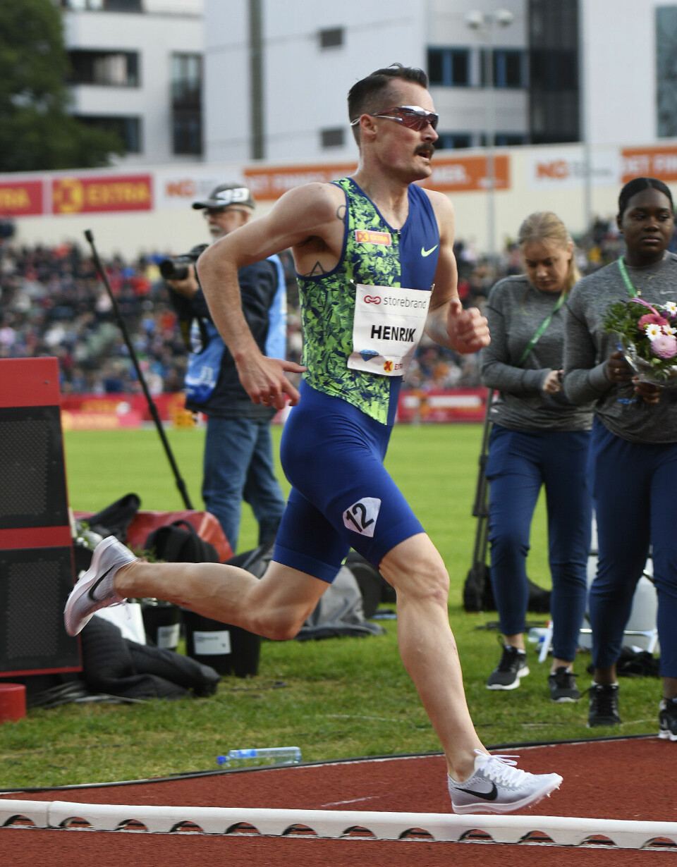 Kjempeavslutning og norsk 3000 m-rekord av Henrik Ingebrigtsen 3000m-henrik-1-runde-igjen_50D7805.jpg