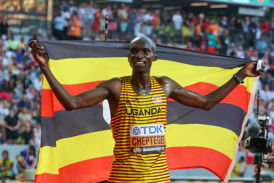 Joshua Cheptegei tok sin fjerde globale tittel på 10000 m Joshua Cheptegei kunne juble for sitt tredje VM-gull på 10000 m. (Alle foto: Arne Dag Myking)