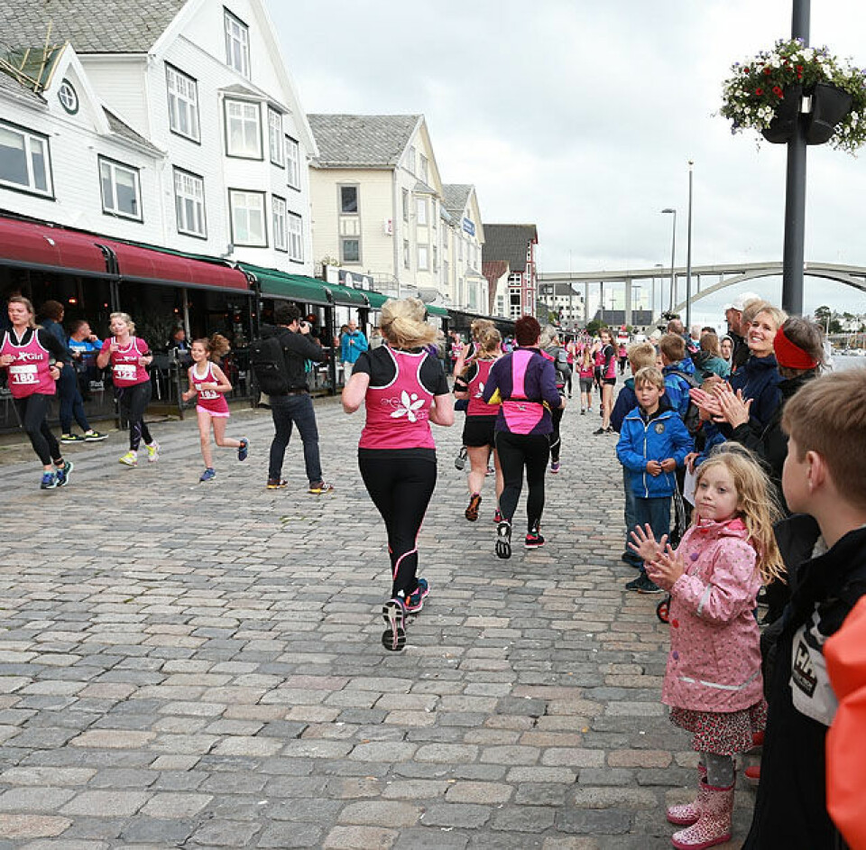 Sigrid Jervell Våg suveren da 268 Irongirls løp i Haugesund Vending_husene_og_helt_til_broa_AZ3T4589.jpg