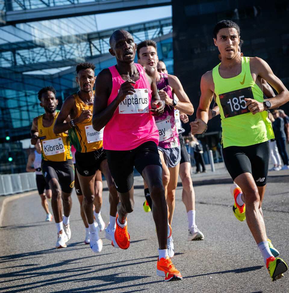 Copenhagen Half - om de beste norske i København og mye annet Awet_Senay_den_sorte_Diamant_etter 8-9km_arrbilder.jpg