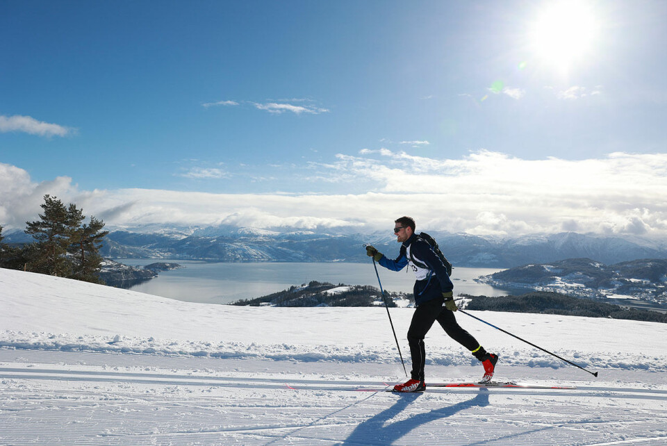 Du har storslått utsikt over Hardangerfjorden når du går Torefjellsrennet. (Alle foto: Arne Dag Myking) Utsikt mot Hardangerfjorden i solskinn