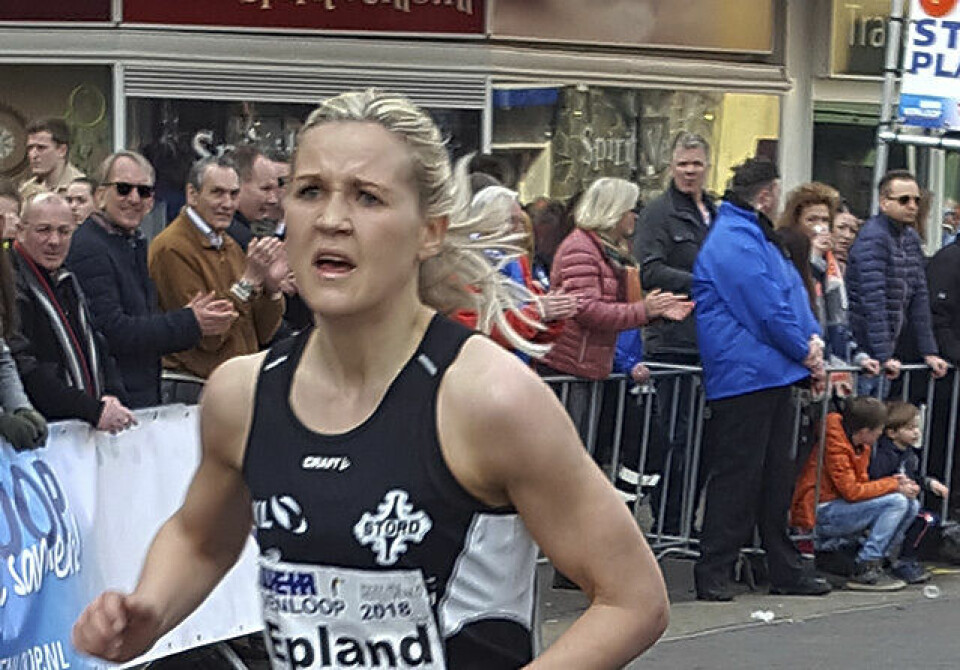Pernilla Epland kom som eit friskt pust inn i norsk langdistansespringing i fjor, og i år ser ho ut til å bli enda betre. (Foto: Nils Hetleflåt) Pernilla Epland kom som eit friskt pust inn i norsk langdistansespringing i fjor, og i år ser ho ut til å bli enda betre. (Foto: Nils Hetleflåt)